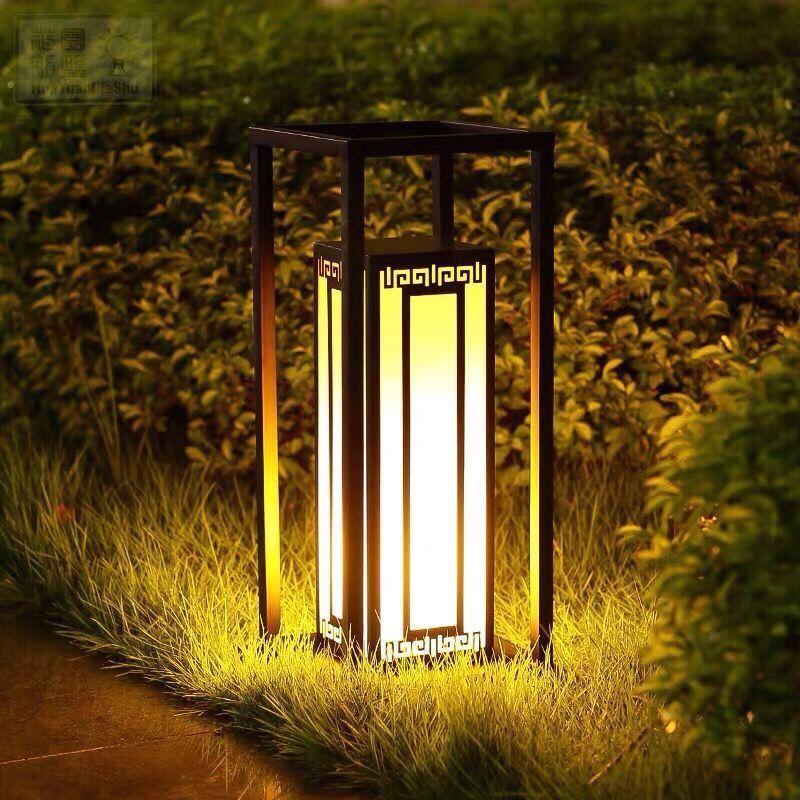 New Chinese-style solar LED floor lamps, outdoor waterproof column head lamps, villa garden courtyard gate landscape lamps Application Scenario