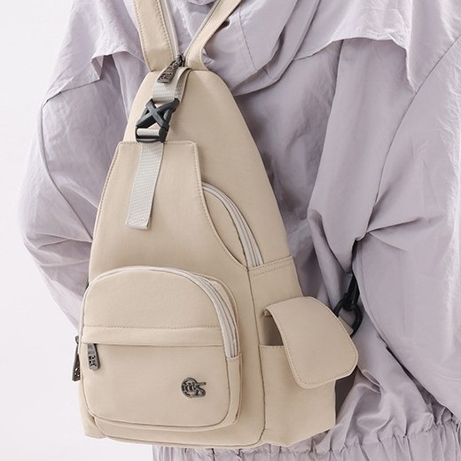 Men's and women's ins trendy and personalized backpacks, Hong Kong-style workwear bags, large-capacity single-shoulder bags, simple street backpacks Application Scenario