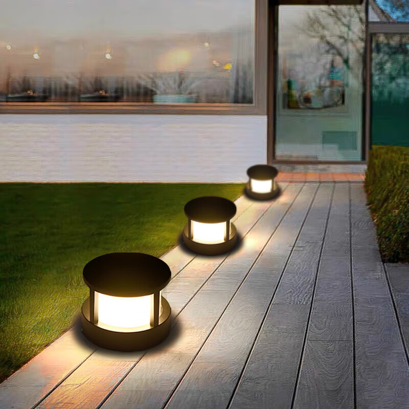 Cross-border outdoor wall lamps, column lamps, courtyard lawn lamps, fence column lamps, waterproof garden villa landscape small wall lamps Application Scenario