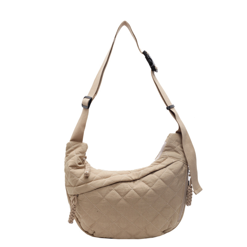 The new 2024 autumn and winter collection features a simple diamond-patterned retro high-end single-shoulder bag that is fashionable and versatile, with a large capacity for commuting crossbody Item Picture