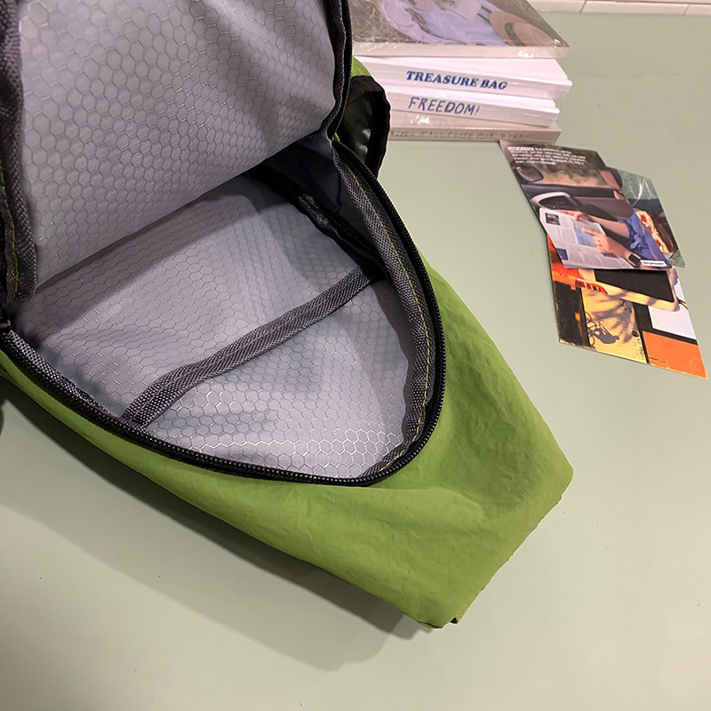 New casual small backpack, fashionable and multi-functional chest bag, cool and trendy travel, water-repellent crossbody bag, high appearance level backpack Application Scenario