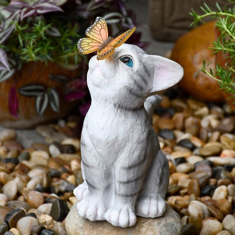 Outdoor solar-powered illuminated cat and rabbit-shaped lamps, creative resin ornaments, courtyard landscape and garden decorative lamps details Picture