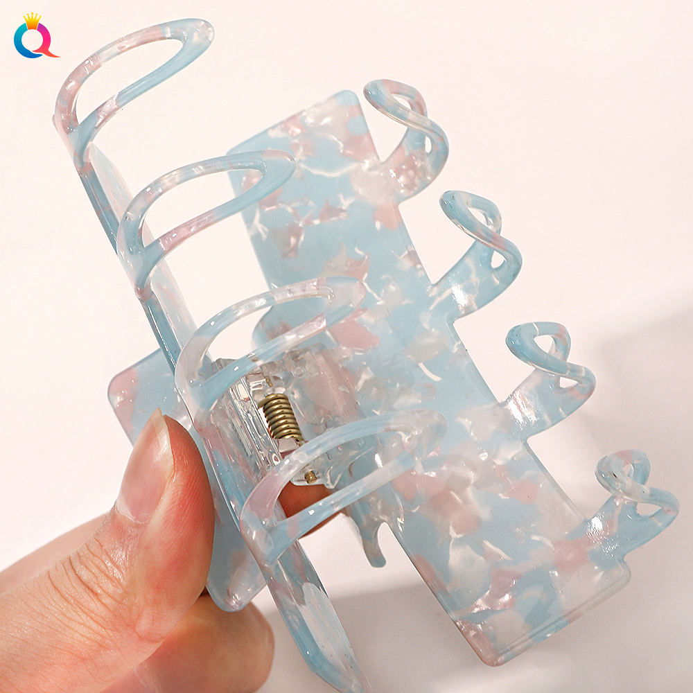 Qiyue Korean-style acetate hair clips, ladies' hair gripper, face wash and bath tray, hair claw clips, trendy back head gripper hair accessories Application Scenario