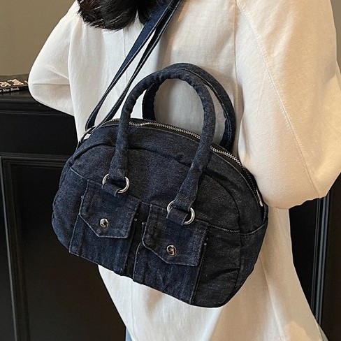 Korean niche fashion women's crossbody bag, original design bag, retro texture, versatile commuting handbag for women details Picture