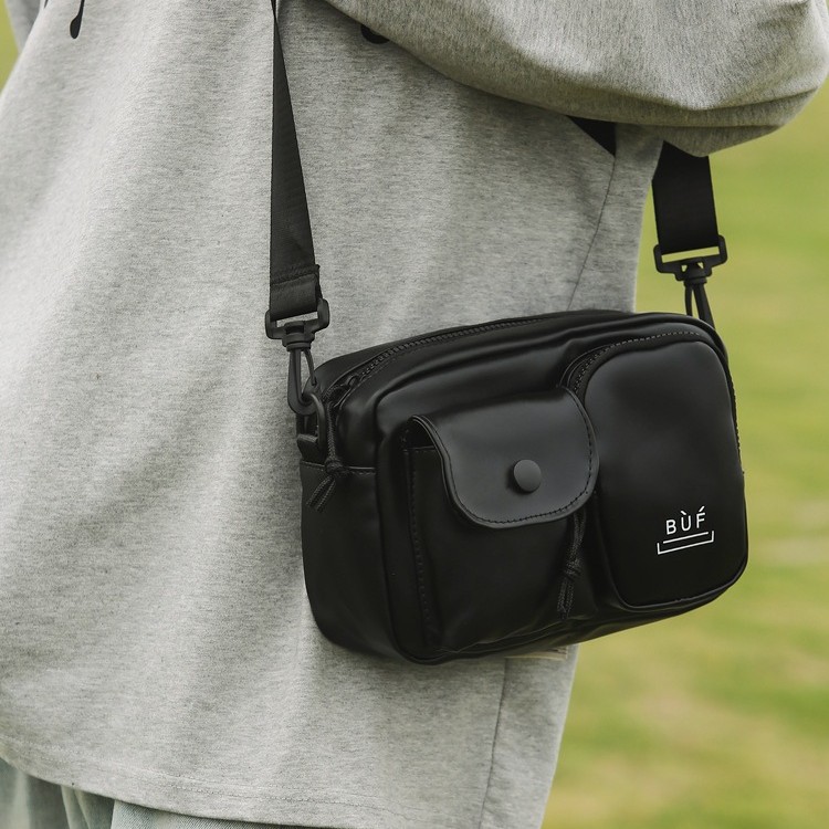 The 2024 new minimalist single-shoulder small square bag on Instagram is a super popular crossbody bag for casual travel and going out Item Picture