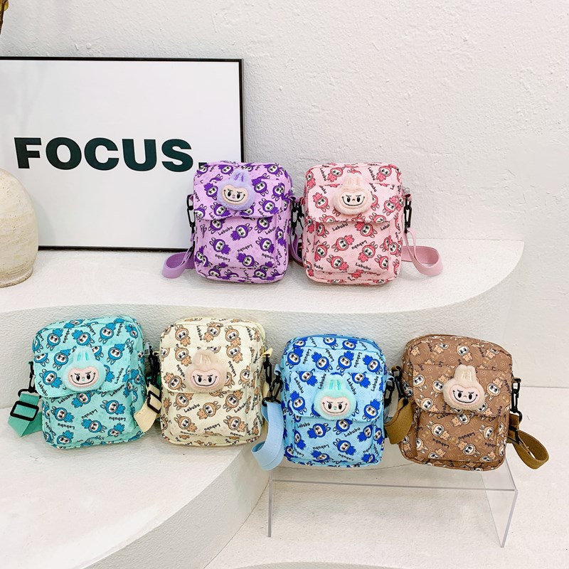 Winter fresh and simple cartoon single-shoulder crossbody bag, high appearance level, cute Melody Kuromi, stylish and trendy small backpack full figure