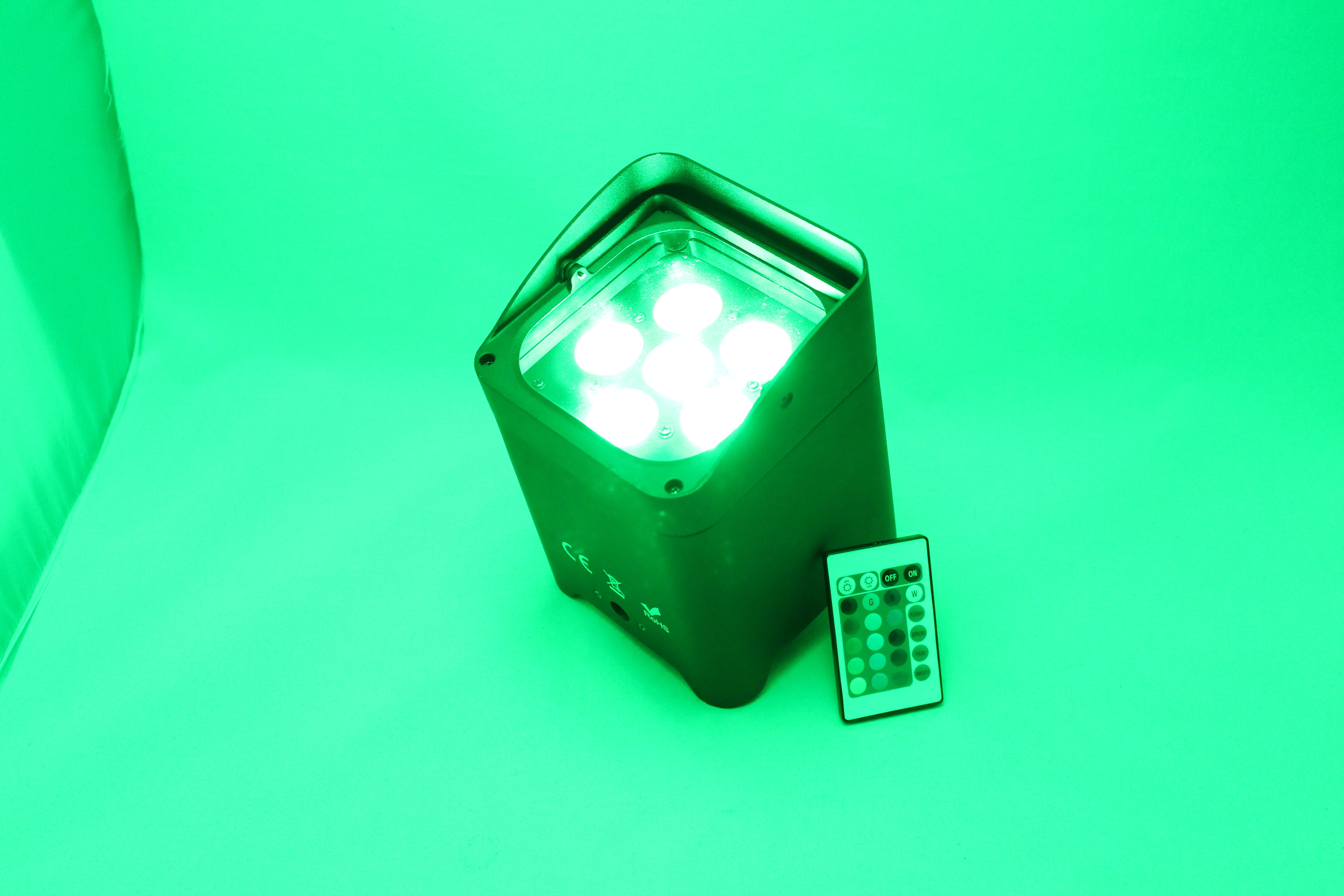 In 2025, A Cross-Border Hit: 6 18W Battery-Powered Handkerchief Lanterns, 6-In-1 Full-Color Dyeing Handkerchief Lanterns, Stage Background Lights, Voice-Controlled App, Portable Handkerchief Lanterns, Wedding Party Effect Lights Application Scenario