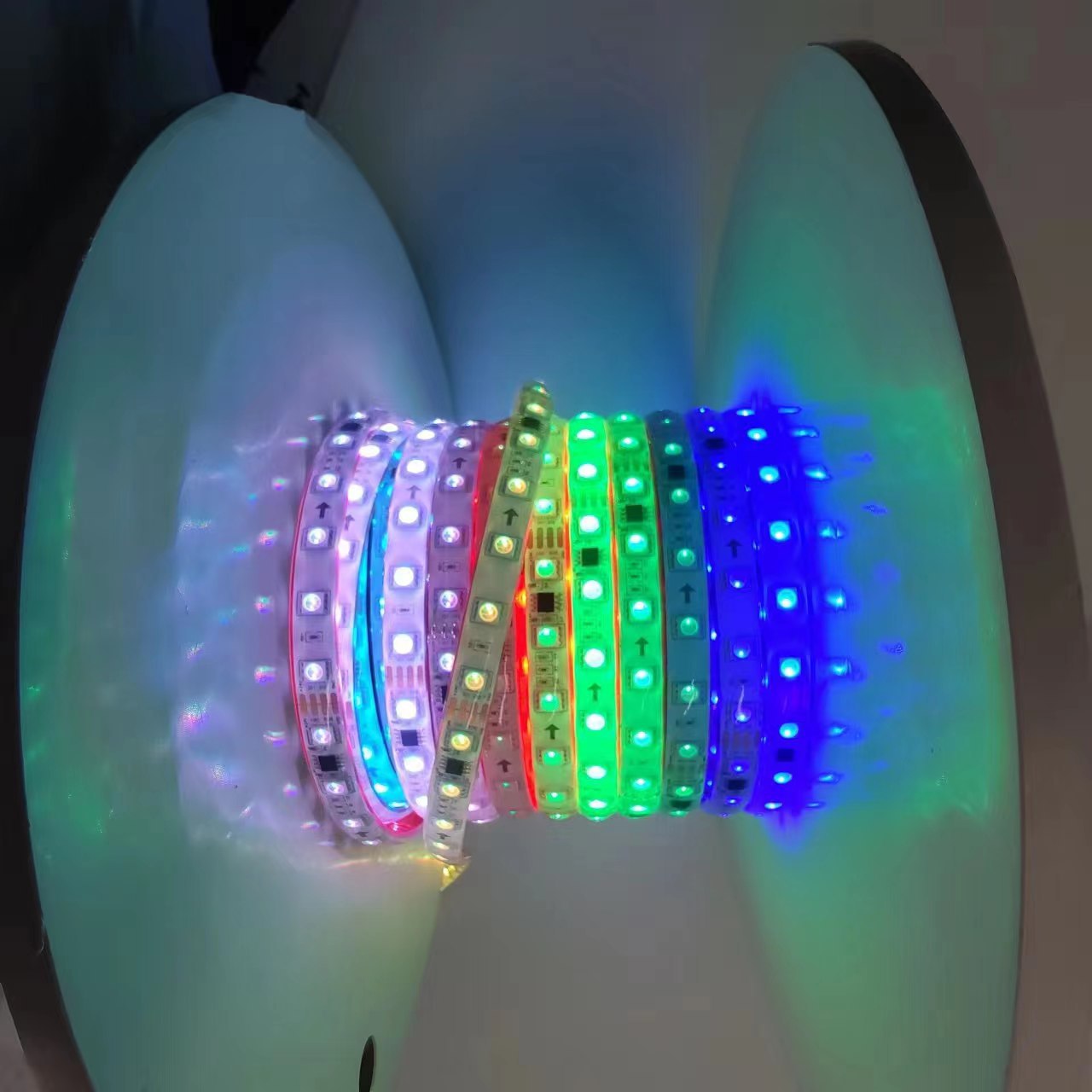Outdoor waterproof color-changing light strip 24V60 high-brightness breakpoint continuous transmission cultural tourism landscape lighting light strip IP67 Application Scenario