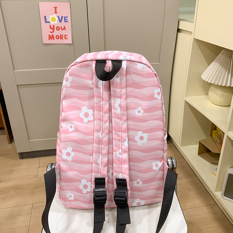 This backpack has a large capacity and is versatile. It's a simple Korean-style, fresh and casual travel backpack for junior high school, senior high school and college students Specification drawing