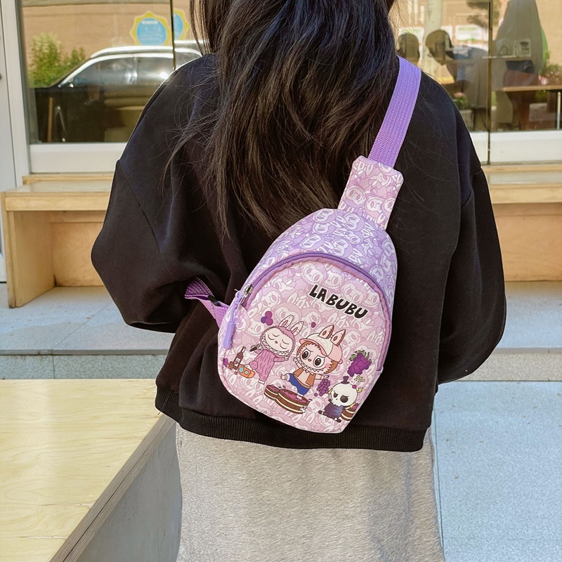 Children's chest bag, cartoon kids' cute coin purse, boys' and girls' crossbody bag, fashionable and lightweight, little girls' accessory bag Application Scenario