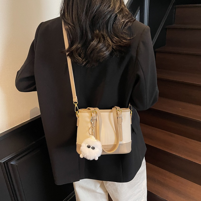 The 2025 new fresh and elegant solid color hand-held bucket bag, a fashionable and niche design for women, is a versatile single-shoulder crossbody bag Specification drawing