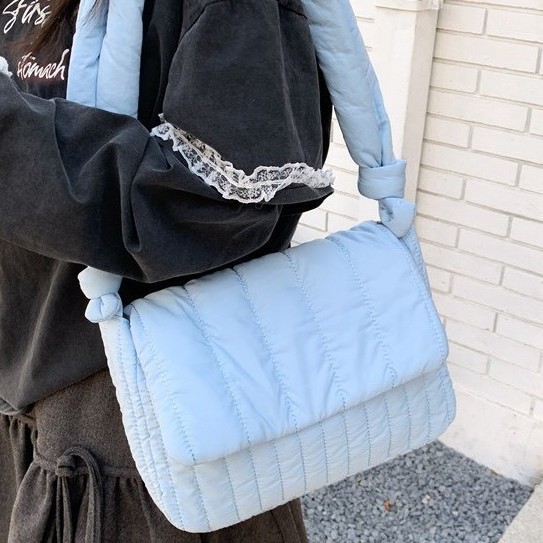 Solid color pleated cloud bag, new autumn and winter striped down with cotton and drawstring single-shoulder crossbody bag, large capacity dumpling bag full figure