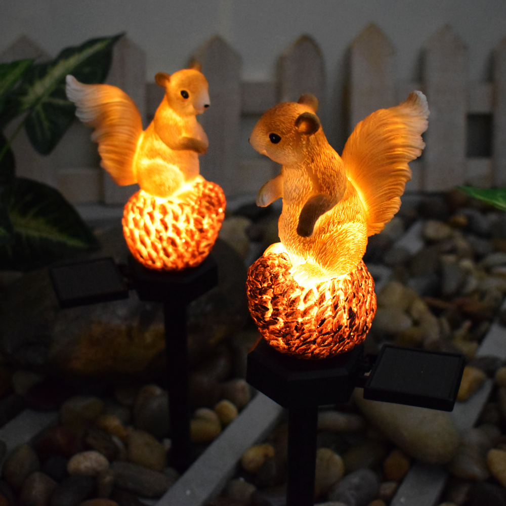 Solar outdoor lights, courtyard lights, villa waterproof terrace decorative lights, garden landscape arrangement squirrel resin lights full figure