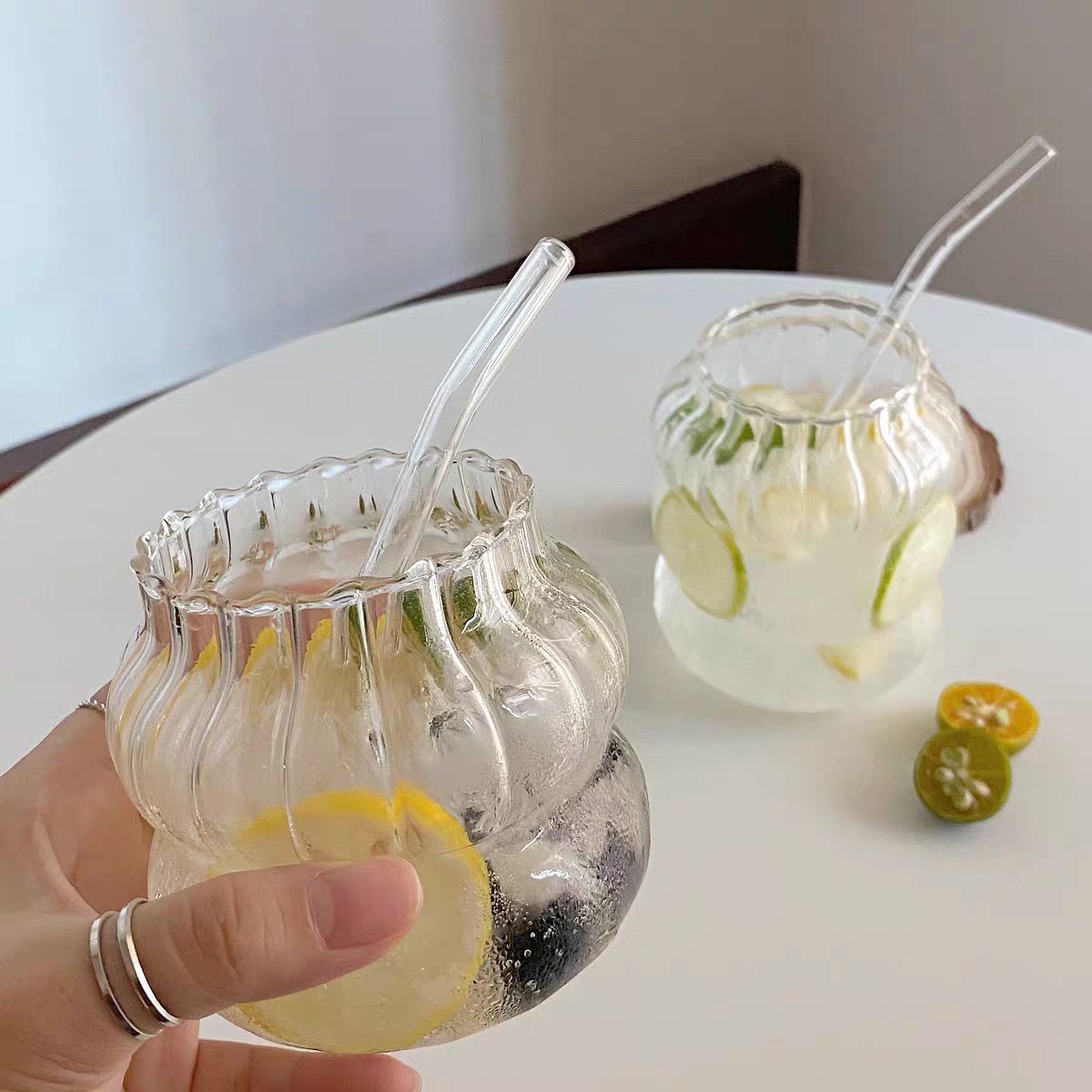 Household large-capacity fruit tea cold drink cups, chubby transparent glass cups, high-appearance-level milk tea cups, large-bellied water cups Application Scenario