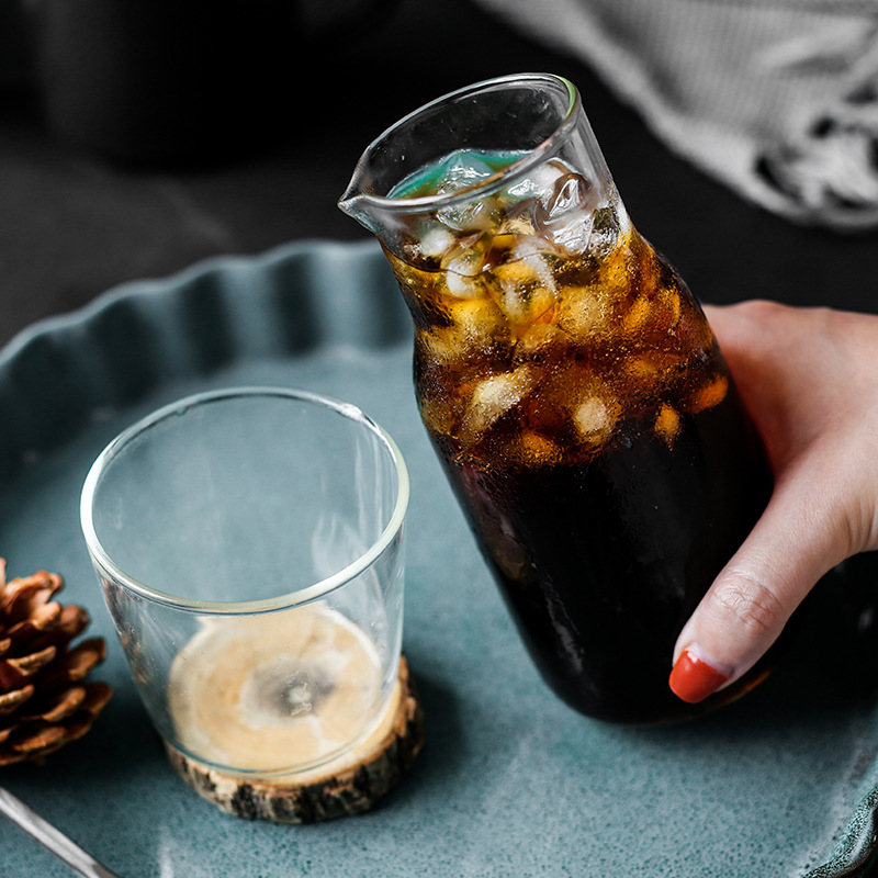 Transparent glass one-pot and one-cup set with small juice drink pot, one-person milk drink cup, cold drink cup and coffee cup Application Scenario