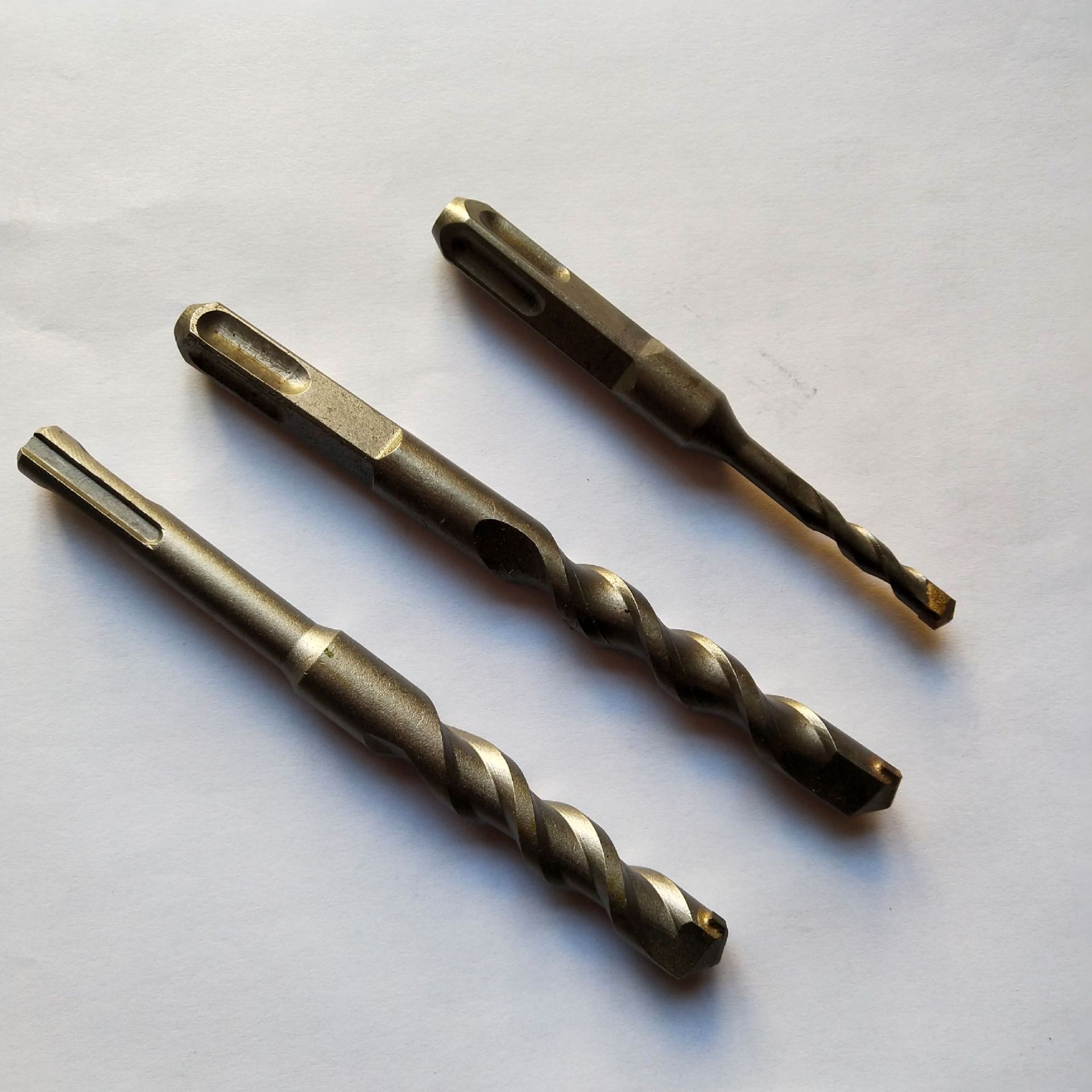 Square and round handle alloy electric hammer drill bit, super-hard high-quality drill bit, concrete and stone wall-crossing drill bit, impact drill bit Item Picture