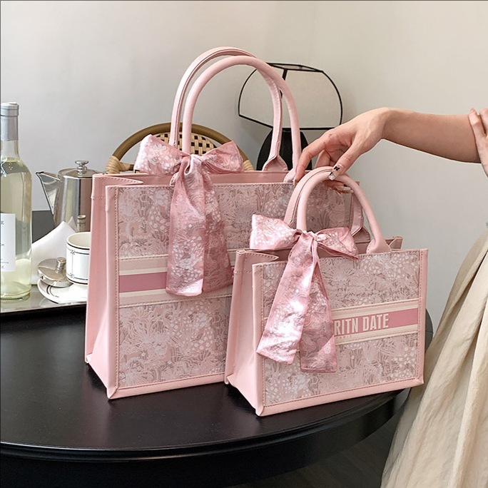 Factory-customized wholesale large-capacity European and American retro tote bags, casual and versatile women's single-shoulder armpit bags full figure