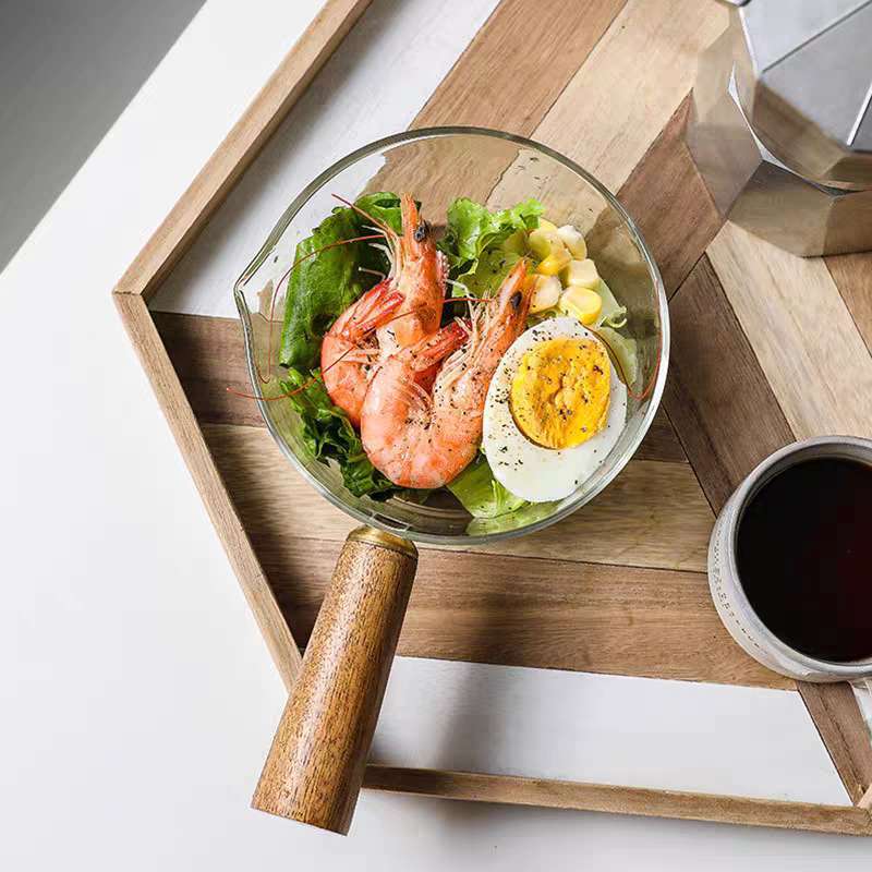 Household transparent glass milk pot, high borosilicate glass wooden handle small milk pot, instant noodle pot, household soup pot, salad pot Application Scenario