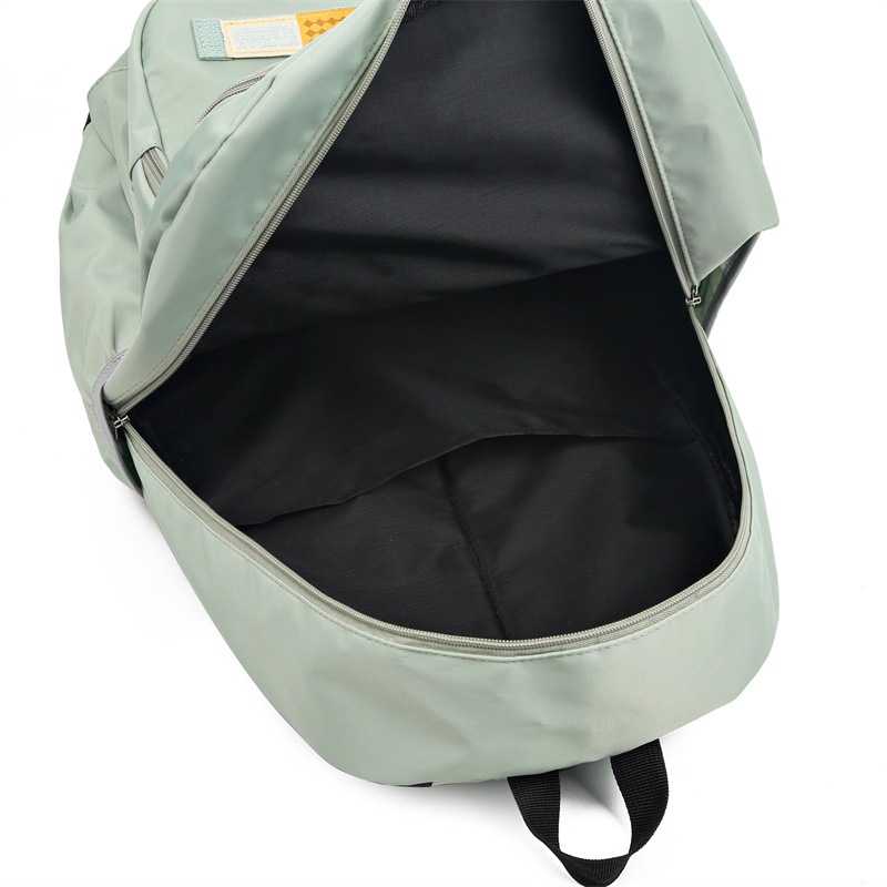 Wholesale 2024 new models of schoolbags for female junior and senior high school students: simple and versatile, large-capacity backpacks, and fashionable travel backpacks Item Picture