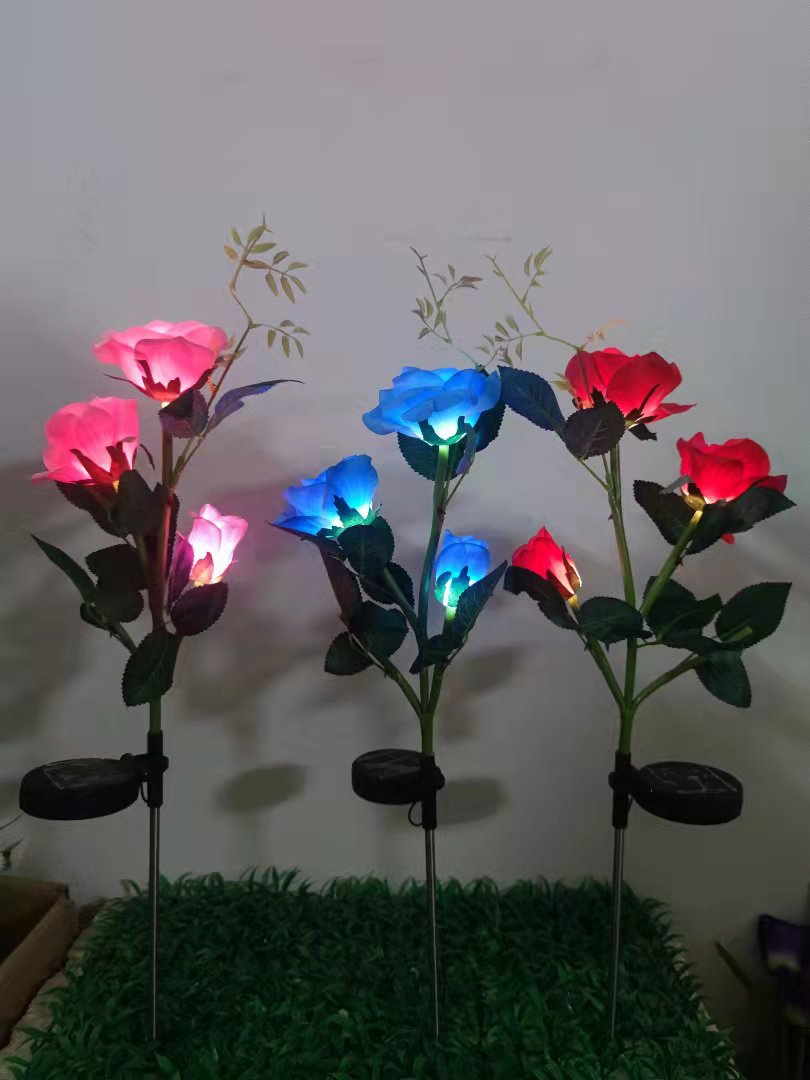 Solar-powered 3-head rose lamp, outdoor solar-powered household courtyard garden villa lawn ground insert lamp, artificial flower Application Scenario
