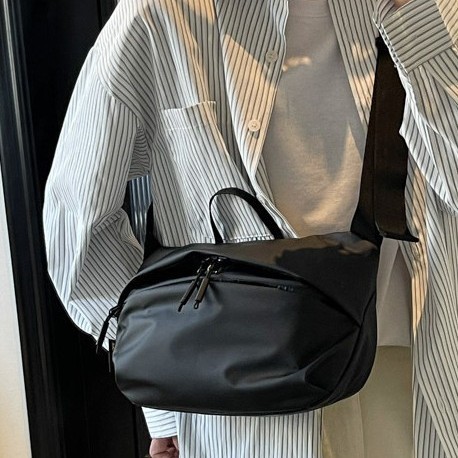 Spring 2025 new unisex casual waterproof fashion single-shoulder bag, commuting bag for work, school-style crossbody bag Item Picture