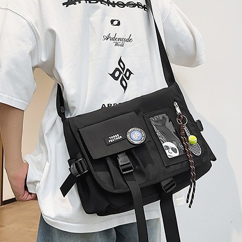 The Japanese multi-functional men's and women's single-shoulder bag, large-capacity women's crossbody bag, and the new spring minimalist after-school bag are all trendy details Picture