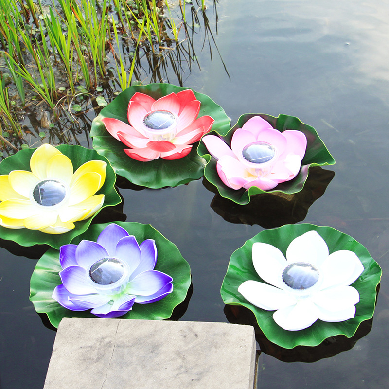 Outdoor waterproof pond float lamp, solar lotus lamp, solar garden lamp, villa courtyard wishing lotus leaf lamp Application Scenario