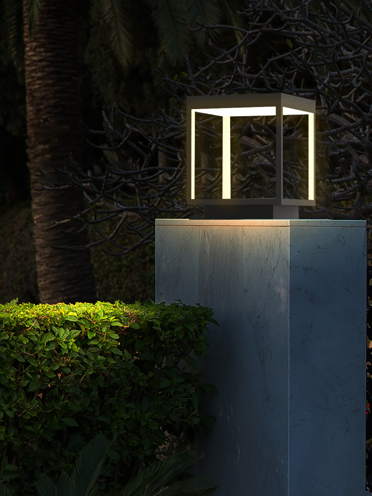 Solar garden lamps, outdoor wall lamps, waterproof garden lawn lamps, outdoor lamps, solar column head lamps, fence lamps and courtyard lamps Application Scenario