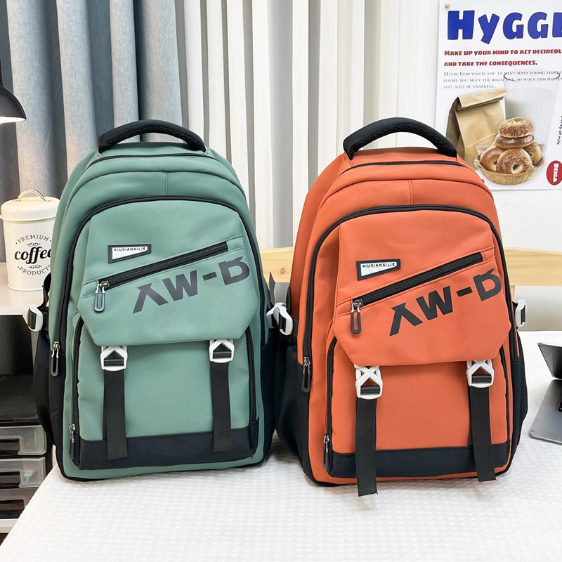 A cute Korean-style schoolbag for a junior high school girl with a high level of appearance, a niche large-capacity multi-layer backpack that reduces the burden on college students full figure