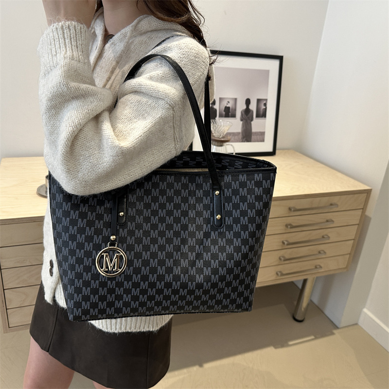 High-end commuter tote bag for women 2024 new autumn and winter fashion single-shoulder bag with large capacity handbag Specification drawing