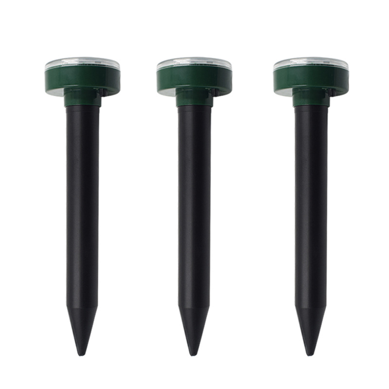 Cross-border solar-powered rat and snake repellent, outdoor bird catcher, and portable ultrasonic rat repellent lamp for farm courtyards are selling well Item Picture
