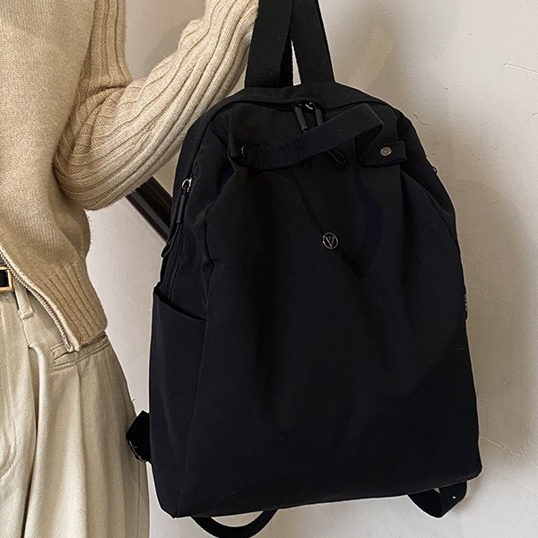 Fashionable new solid-color backpack, large-capacity casual and versatile, hand-held student bag, outdoor laid-back style backpack Specification drawing