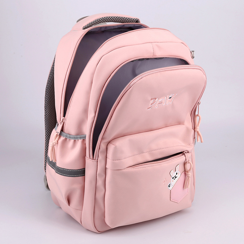 The new schoolbag for girls in grades one, two, three to six is super lightweight and suitable for children's backpacks Application Scenario