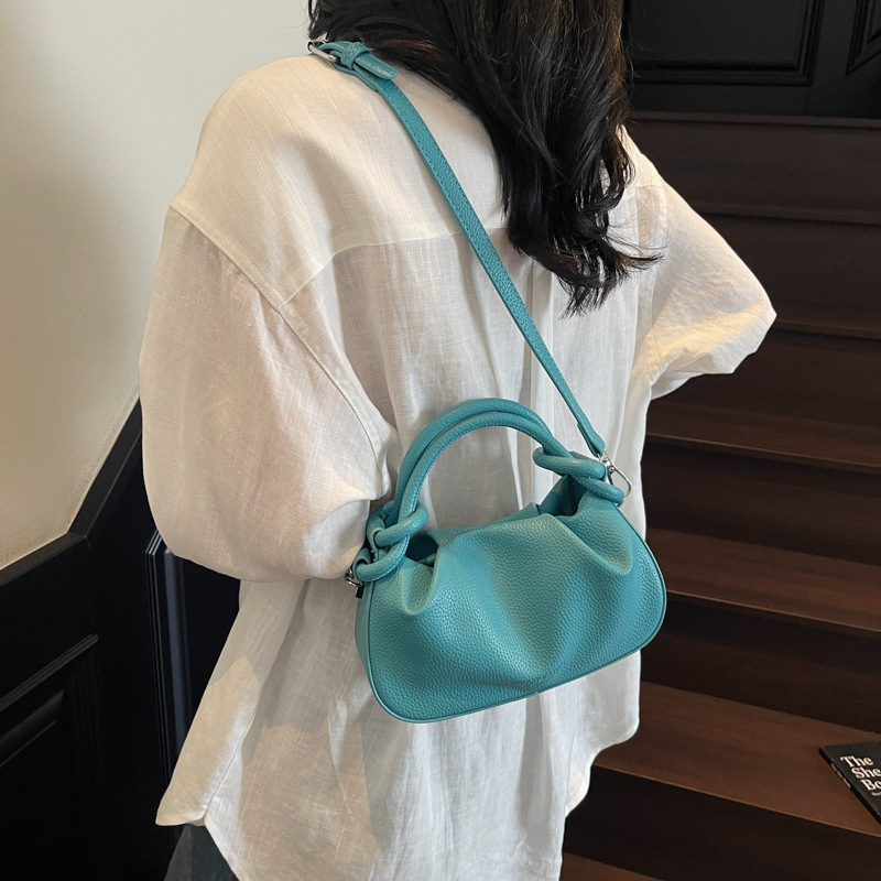 Exquisite, simple and niche pleated handbag for women, a new style of fashionable and retro single-shoulder bag in 2025, a solid color crossbody bag with a stylish look Specification drawing