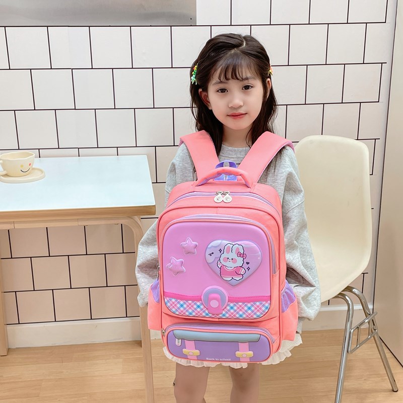 The new cross-border large-capacity schoolbag reduces the burden on primary school students, children, girls and boys. The cartoon backpack on both shoulders is lightweight full figure