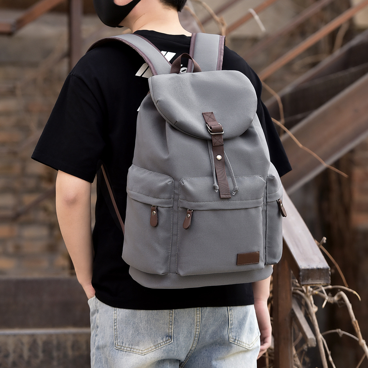 New retro backpack for men, large-capacity travel and leisure, student computer schoolbag, and backpack for junior high school, senior high school and college students details Picture