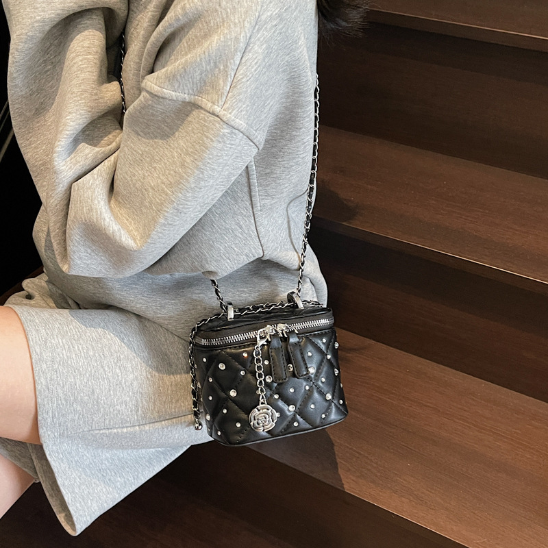 2025 New trendy French niche individuality mini box bag, fashionable diamond-encrusted trendy chain single-shoulder crossbody bag Specification drawing