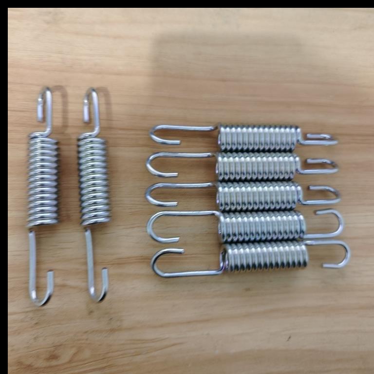 Electric vehicle owner support spring double support large foot frame spring thickened support, spring electric vehicle double support large bracket Application Scenario