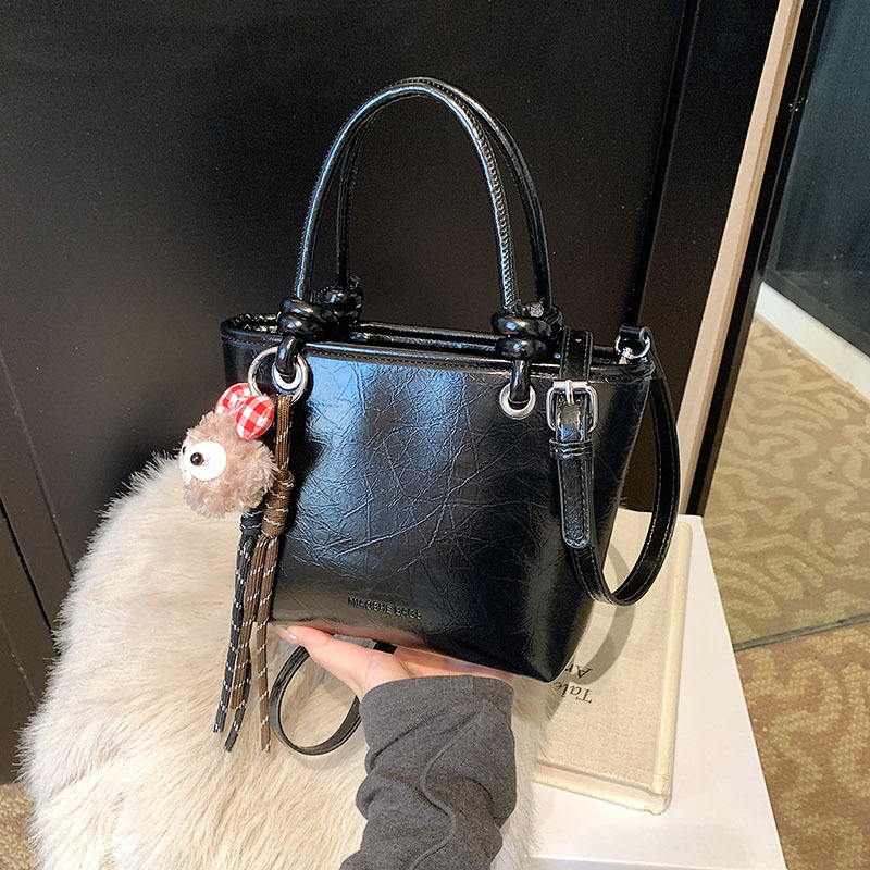 High-end and stylish small bag for women, 2024 new casual and versatile single-shoulder crossbody bag, trendy and fashionable hand-held bucket bag Specification drawing