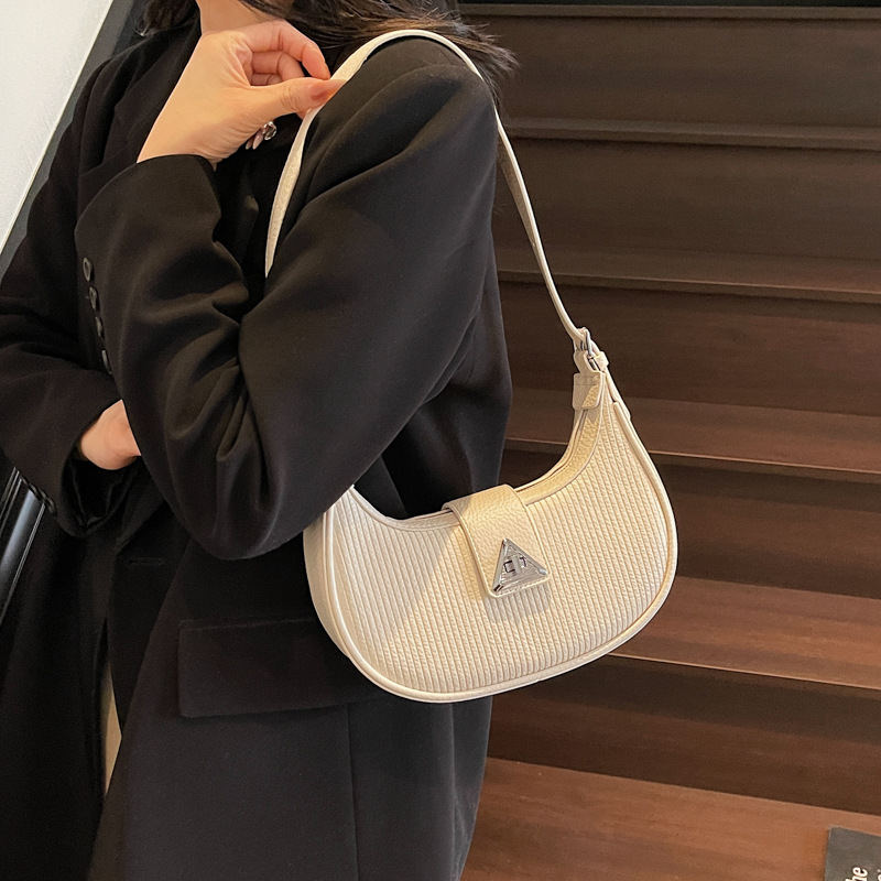 High-end underarm bag for women, 2025 new style, fashionable and high-quality single-shoulder bag, versatile and trendy crescent bag, solid color crossbody bag details Picture