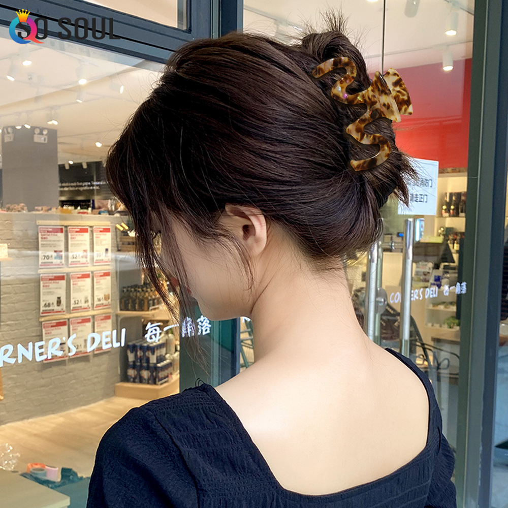 Qiyue Cross-border's new acetate board hair clip, a fashionable geometric hair claw-shaped hair clip, is a simple and elegant hair accessory details Picture
