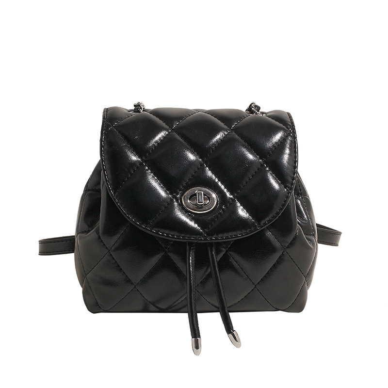 The 2024 new solid color high-end and niche design chain bag for women's fashion is a versatile backpack for small ladies Item Picture