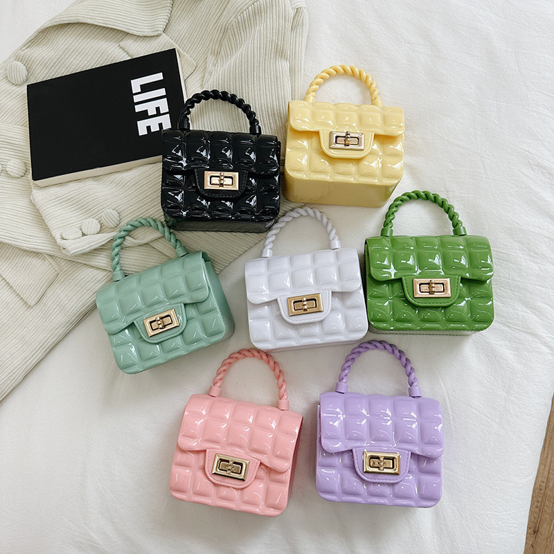 Diamond-shaped hand-held jelly bag 2025 Summer new cross-border women's bag, PVC simple single-shoulder crossbody bag for ladies full figure