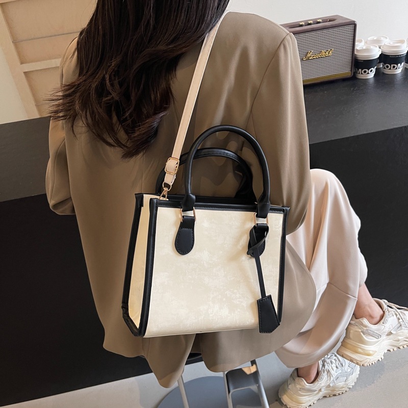 Fashionable design, single-shoulder crossbody, stylish 2024 new style, solid color, small square, fresh, underarm texture handbag Specification drawing