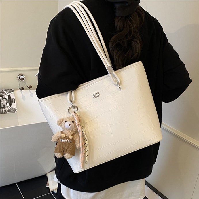 High-end quality, fashionable, large-capacity tote bag for women 2025 new style, versatile, solid color, simple and casual, underarm single-shoulder bag full figure