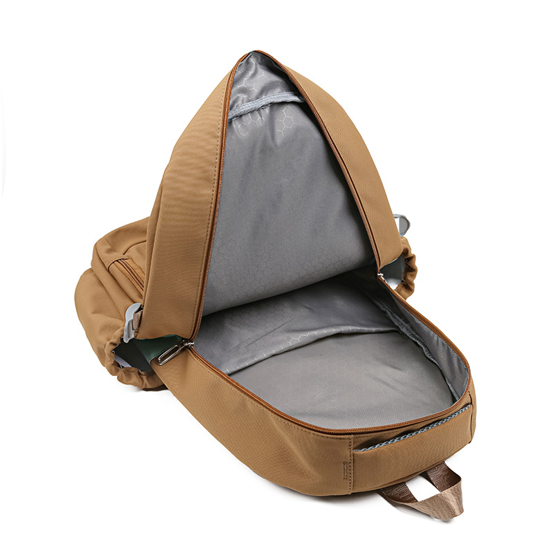 Wholesale new minimalist backpacks, versatile, fashionable, casual travel backpacks, large-capacity school bags for primary and secondary school students to reduce burden Application Scenario