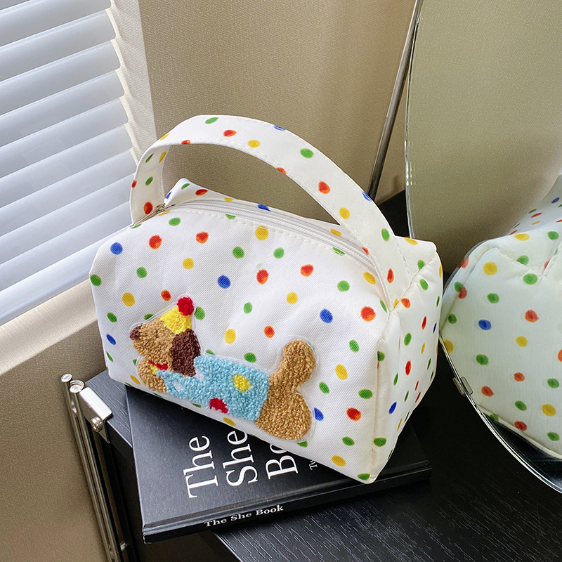 Colorful Polka Dot Dachshund handbag 2025 New style high-end large-capacity portable travel storage bag Application Scenario