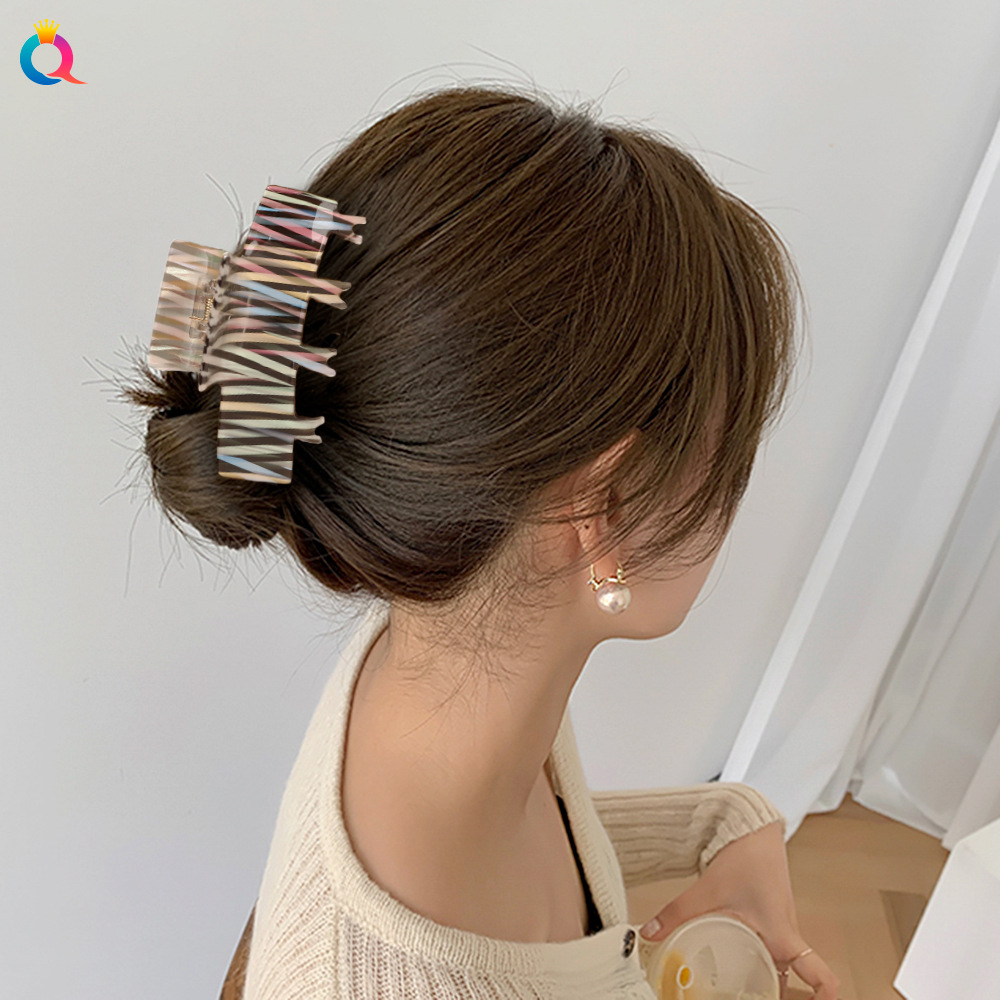 Qiyue Korean-style acetate hair clips, ladies' hair gripper, face wash and bath tray, hair claw clips, trendy back head gripper hair accessories details Picture