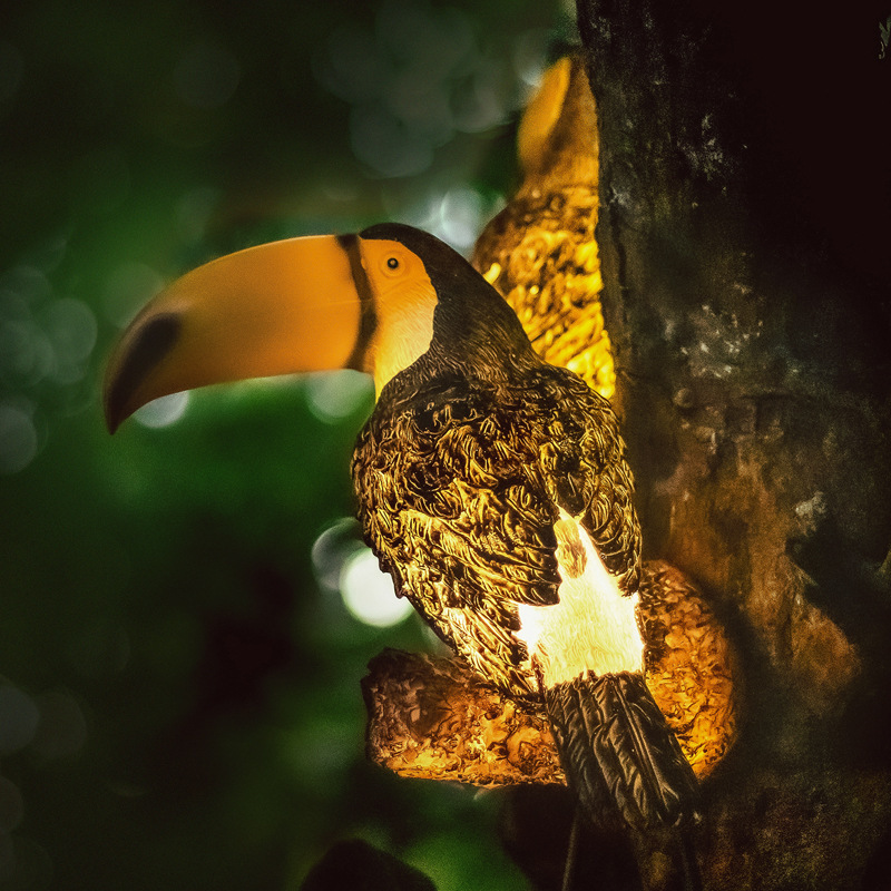 Outdoor waterproof luminous parrot lamps, owl courtyard lighting, park animal-shaped lamps, garden decorative landscape lamps Application Scenario