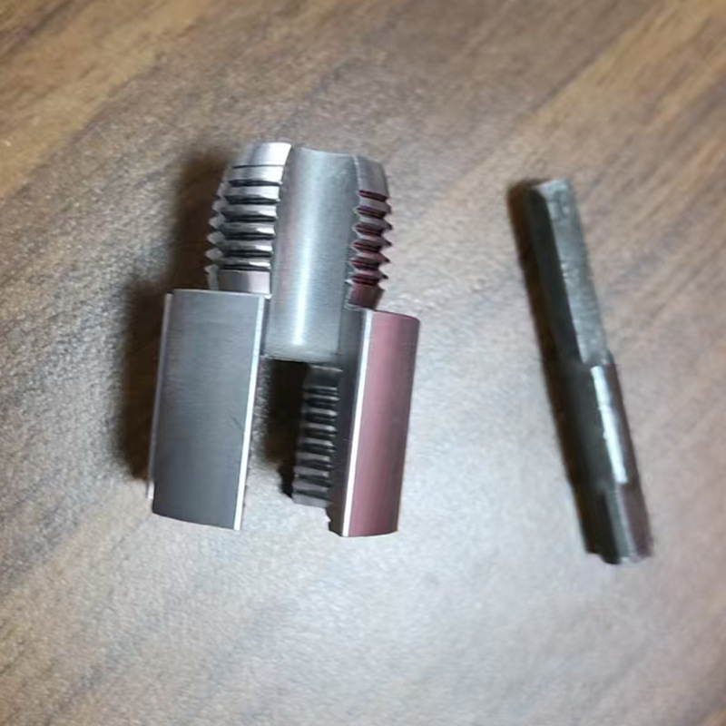 The newly upgraded internal and external thread integrated thread opener is a 46-inch universal precision thread opener tool for water pipes and electric drills Application Scenario